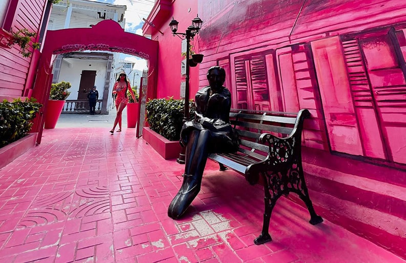 Efecto Barbie. Destinos color de rosa.