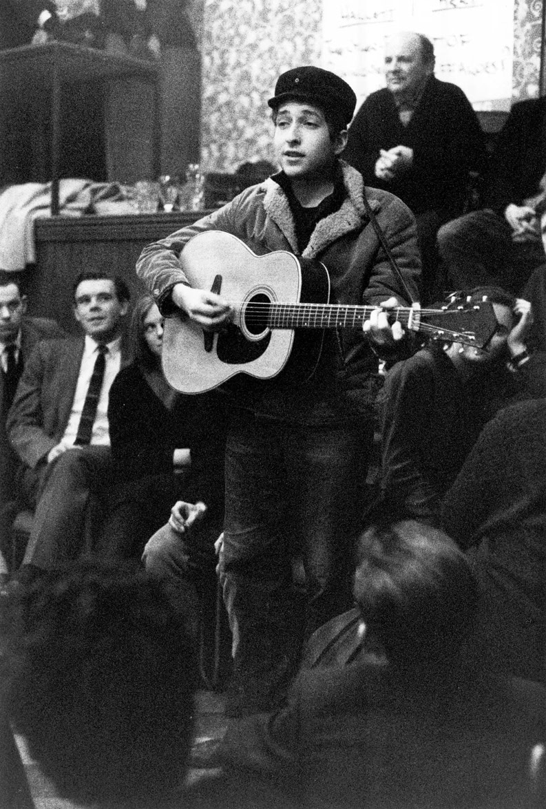 A Complete Unknown. Todo lo que tenés que saber sobre  la biopic de Bob Dylan protagonizada por Timothée Chalamet