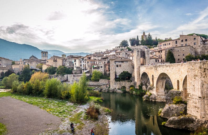 BESALÚ ESPAÑA