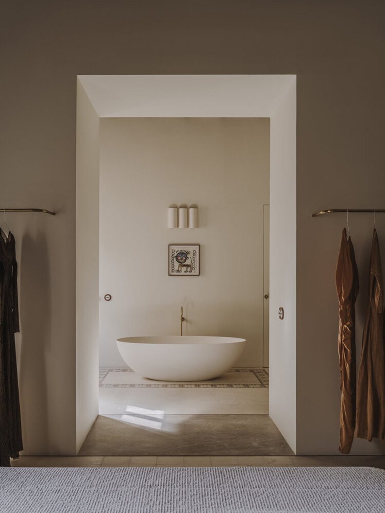 Born 10 by NORA studio