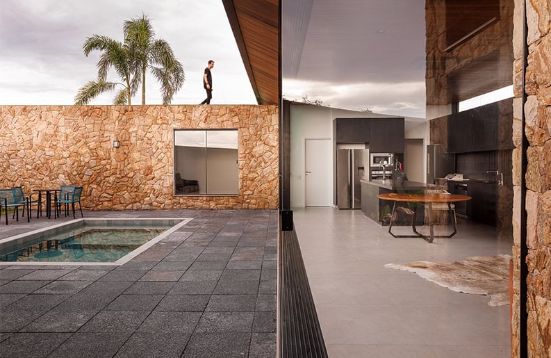 Caja de Vidrio. Una vivienda que se ubica en un nivel más bajo
