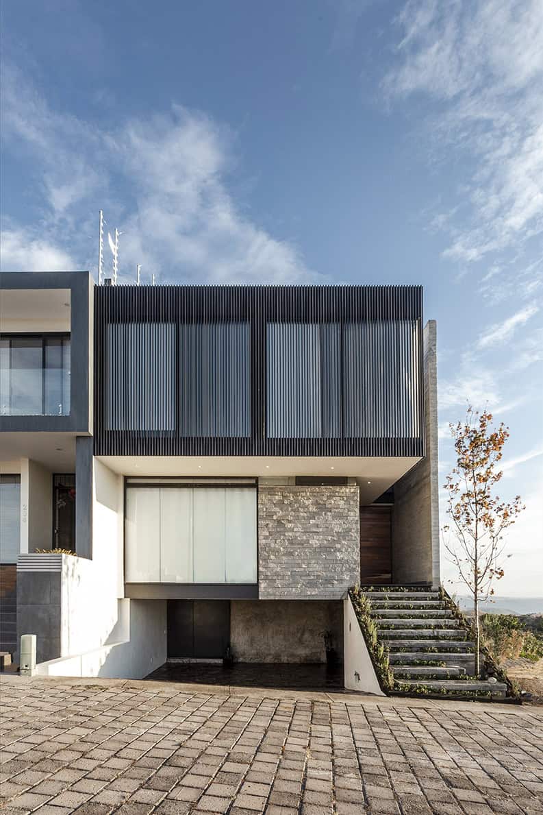 Casa AR-255. Una propiedad que se ubica en un terreno desnivelado