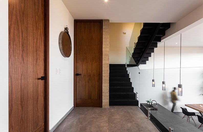 Casa AR-255. Una propiedad que se ubica en un terreno desnivelado