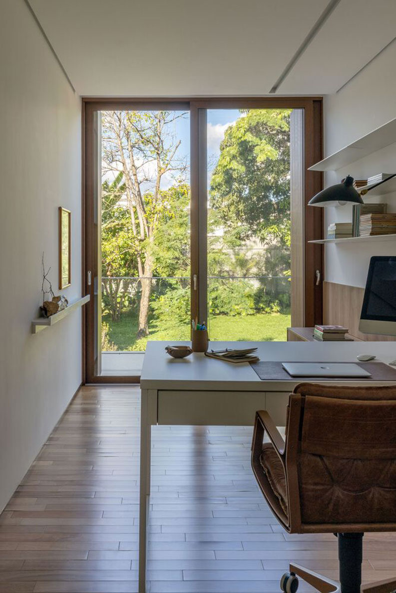 Casa Abacateiro by Angela Castilho Arquitetura e Interiores