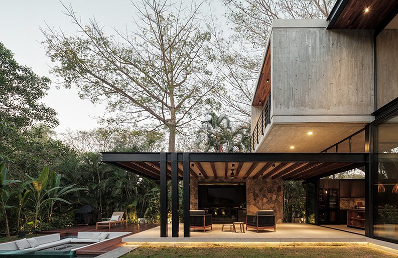 Casa Akama. Arquitectura de diálogo y calma con la naturaleza