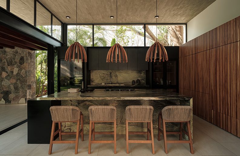 Casa Akama. Arquitectura de diálogo y calma con la naturaleza