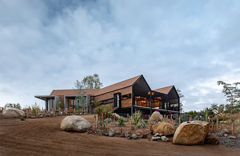 Casa Arroyo. Una vivienda que se ubica sobre una pendiente