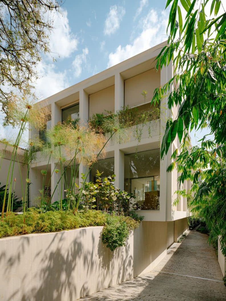 Casa Atlântica by Felipe Hess Arquitetos