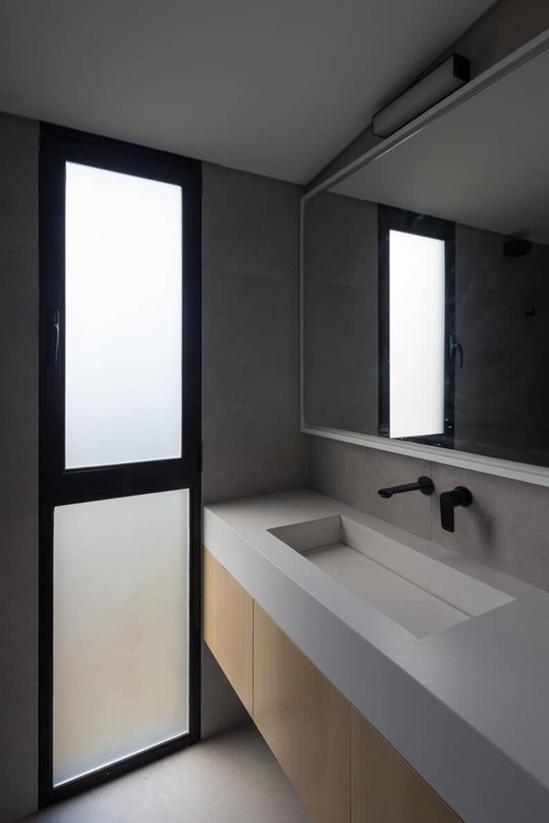 Casa Blixen 4238 by MBST Arquitectos