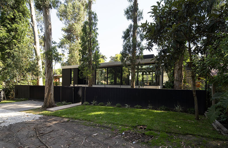 Casa Bosque by Carmona Pérez Marino