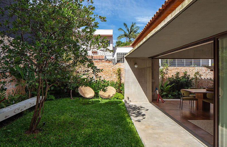 Casa Cafelândia by Ana Sawaia Arquitetura