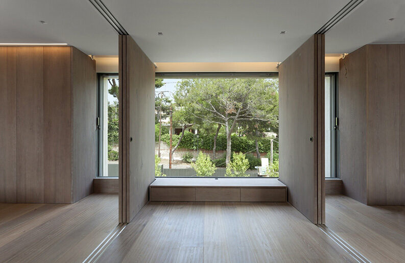 Casa Campolivar by Antonio Altarriba Arquitectos