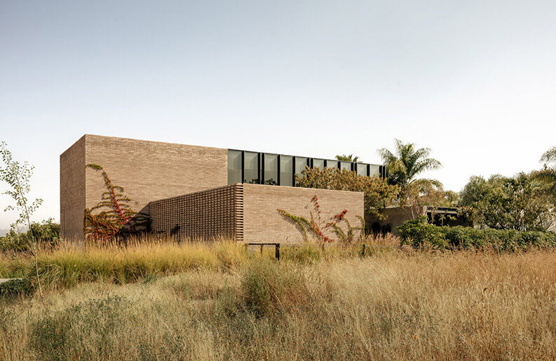 Casa Capuchinas by LABarq