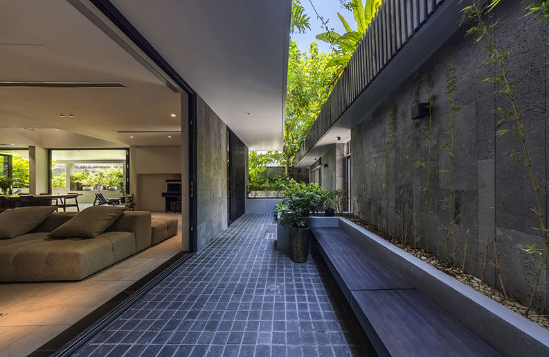 Casa Cubo Negro by MM++ architects