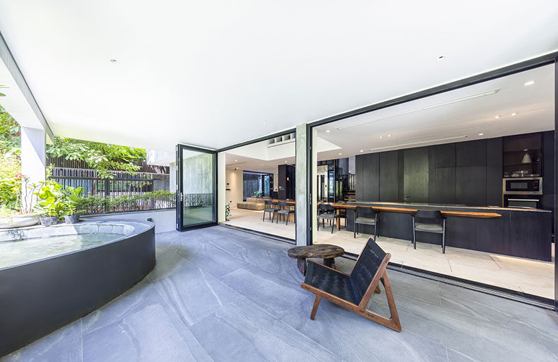 Casa Cubo Negro by MM++ architects
