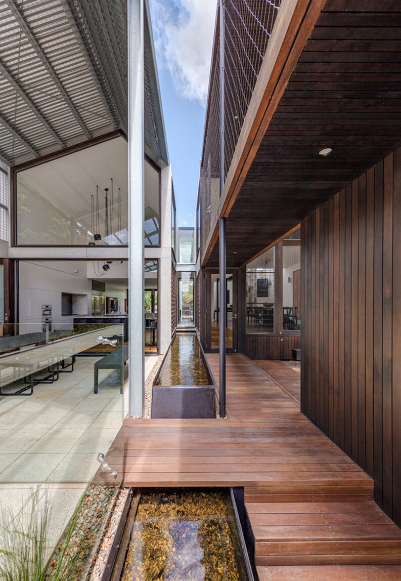 Casa Doncella de Hierro by CplusC Architects + Builders