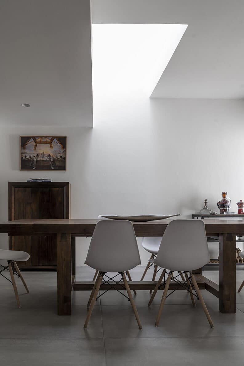 Casa E by Lucio Muniain et at