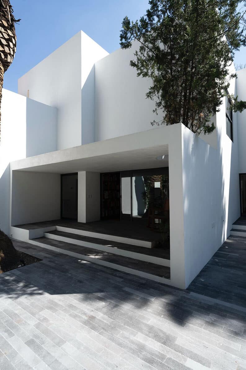 Casa E by Lucio Muniain et at