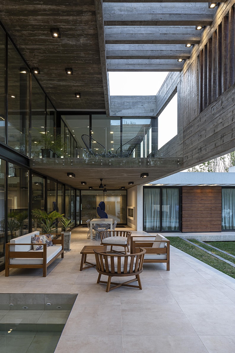 Casa EG by C&R ARQUITECTURA + PAISAJISMO