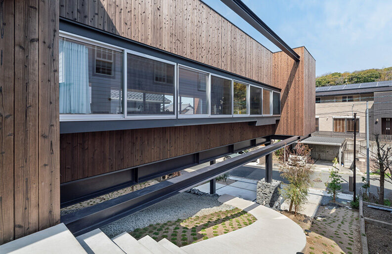 Casa Elevada del Suelo by nanometer architecture