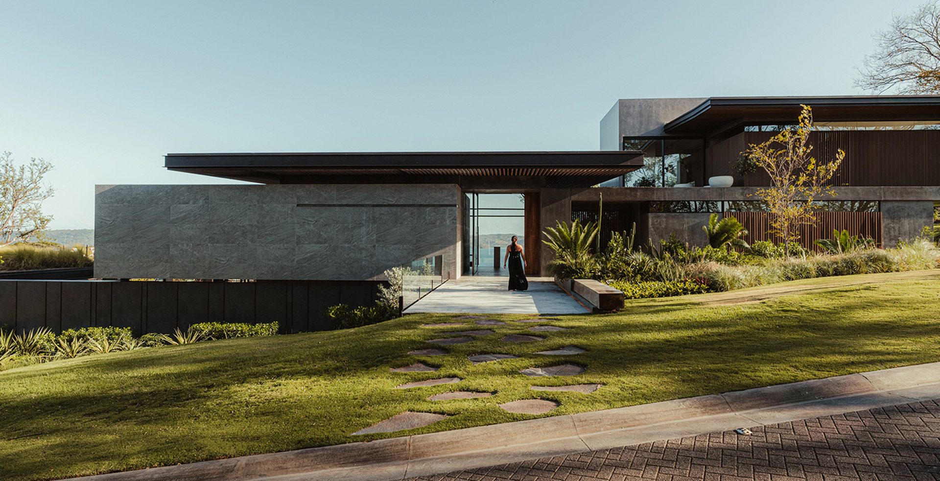 Casa Enoki by QBO3 Arquitectos