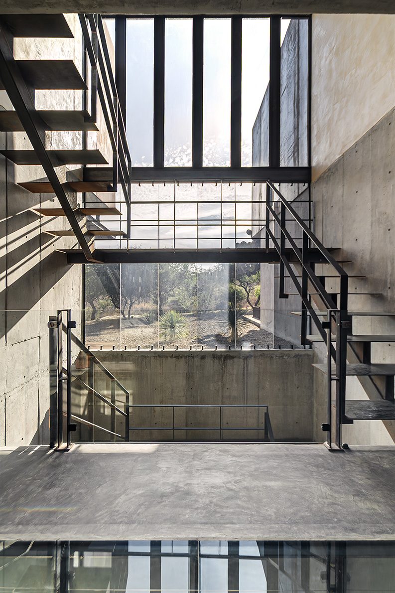 Casa Estrato by Blending Dots Arquitectos + ARQ. Rogelio Castillo