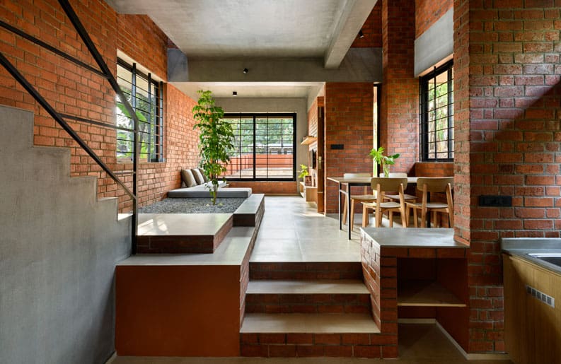 Casa Estrecha de Ladrillo