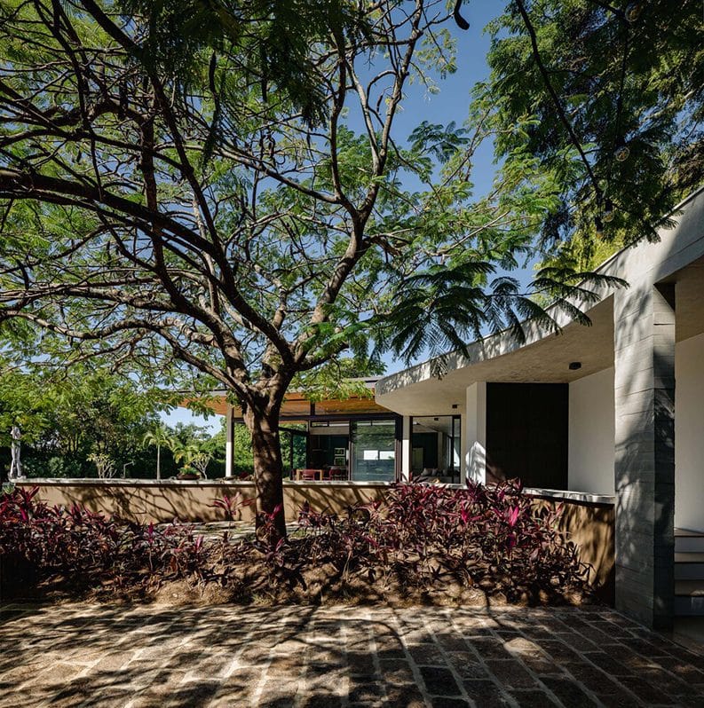 Casa Flamboyant by Juliana Camargo, Prumo projetos