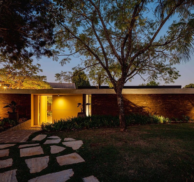 Casa Flamboyant by Juliana Camargo, Prumo projetos