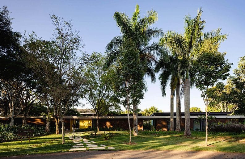 Casa Flamboyant by Juliana Camargo, Prumo projetos