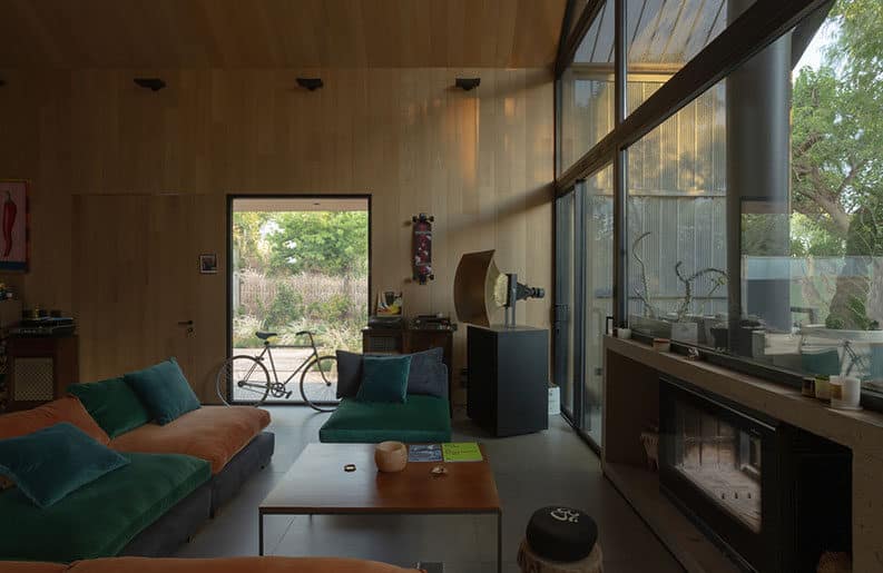 Casa Flecha by Mora Hughes Arquitectos
