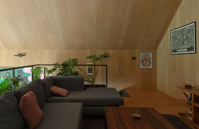 Casa Flecha by Mora Hughes Arquitectos