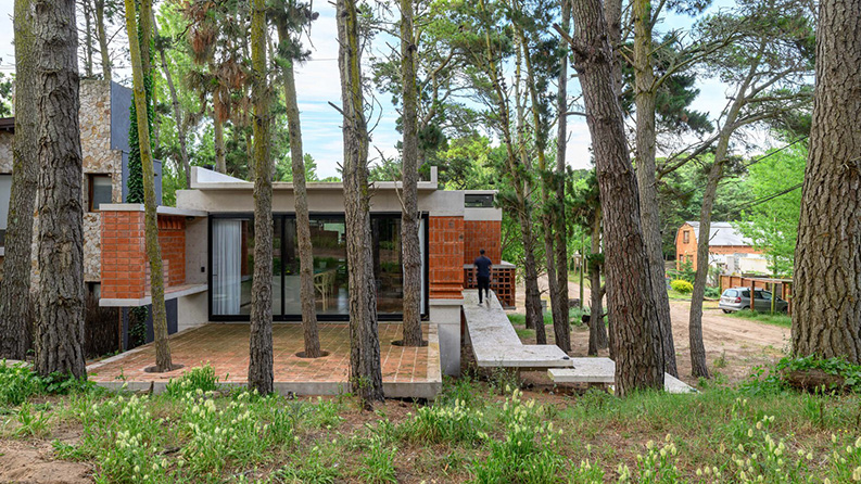 Casa Fruto del bosque by Barrionuevo Villanueva Arquitectos