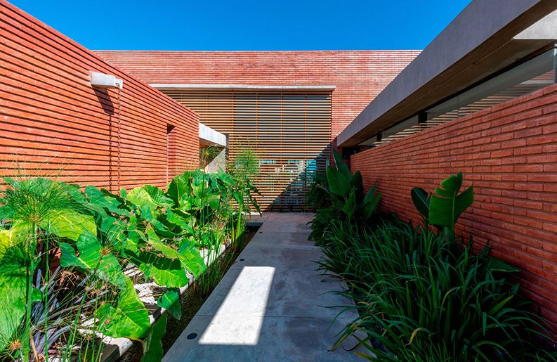 Casa G&S by Barella Arquitectura