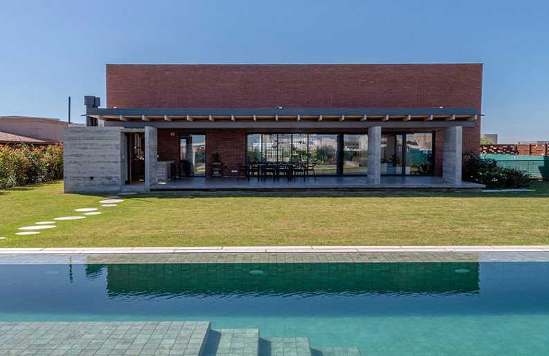 Casa G&S by Barella Arquitectura