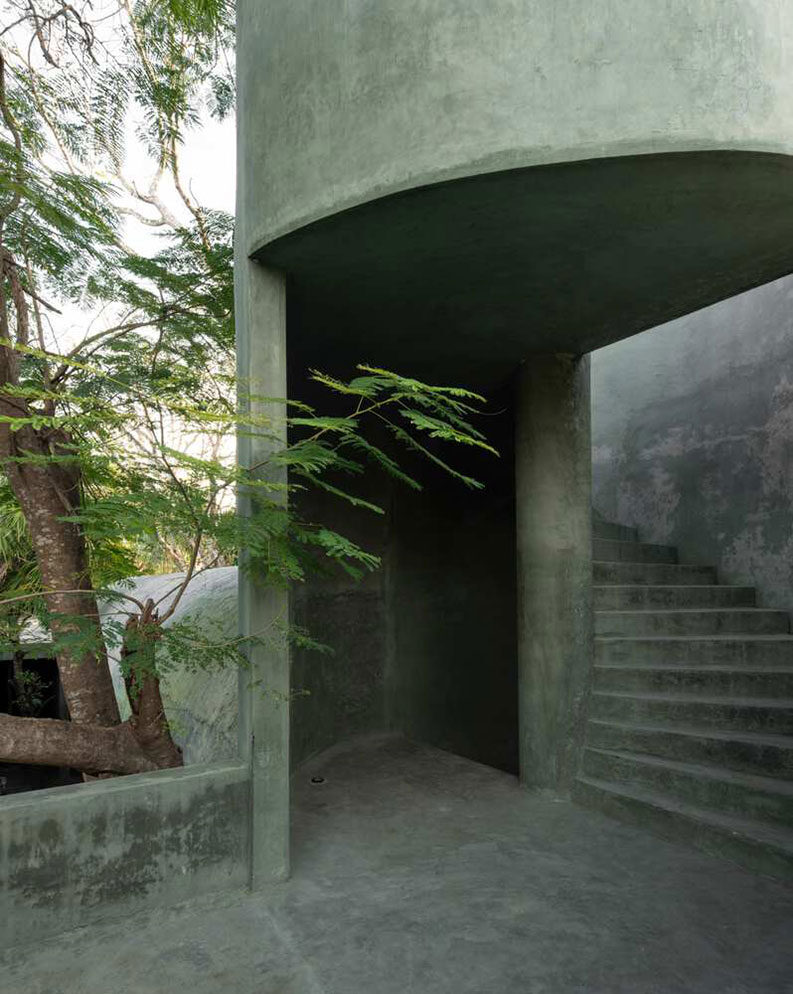 Casa Gruta by Adela Villarreal, Salvador Hernández