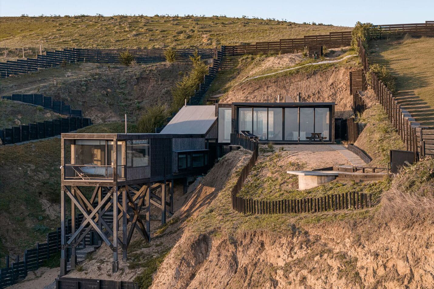 Casa HRMTZ. Diseño en pendiente con vistas infinitas