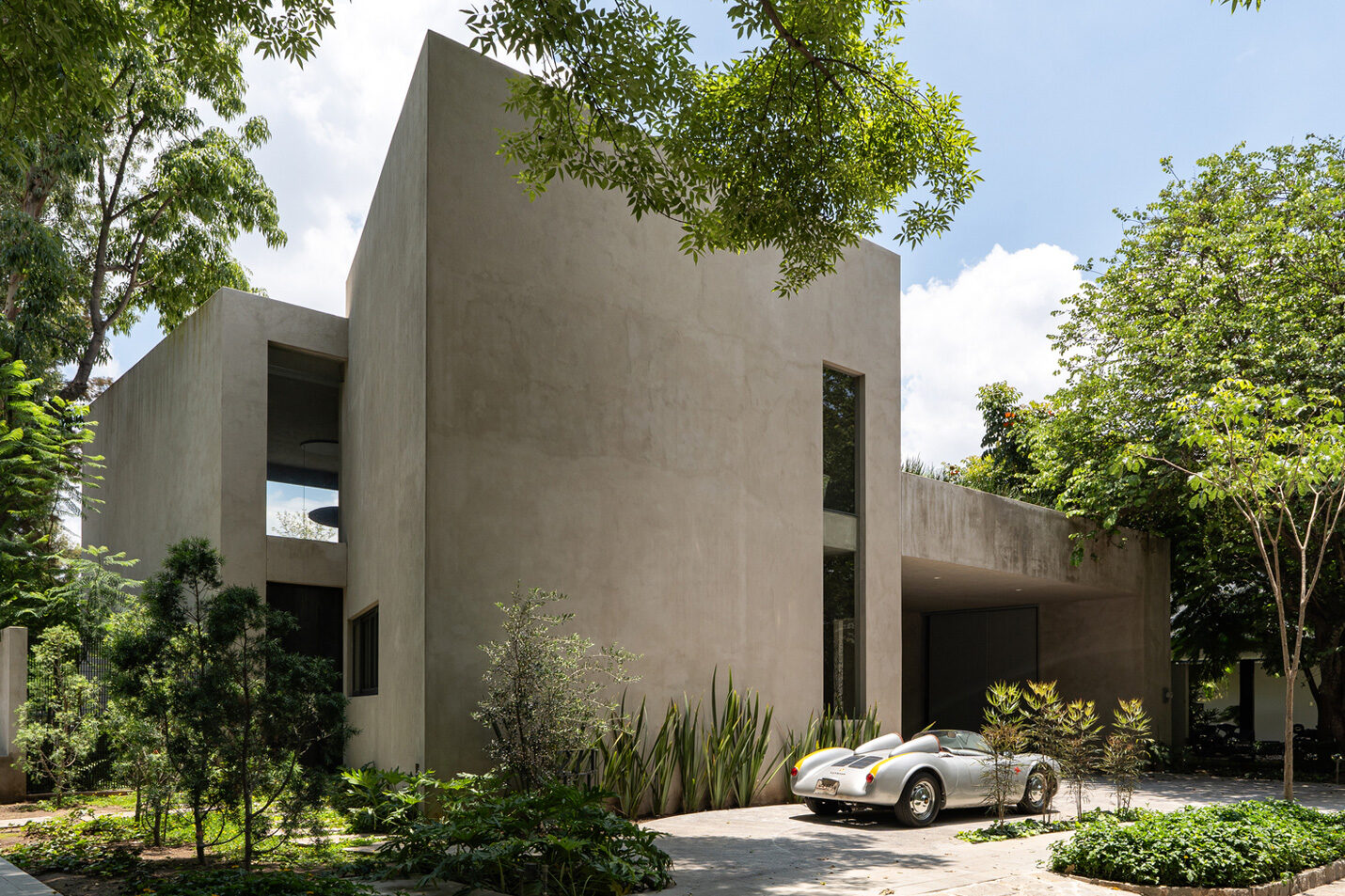 Casa LG by Dosorozco + LASSALA estudio