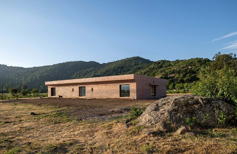 Casa LIMA by Pezo von Ellrichshausen