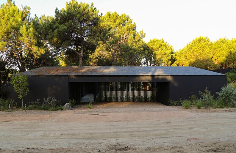 Casa Laguna Escondida by arquitectura.te