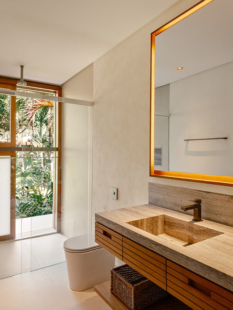 Casa Laranjeiras by Studio Marina Salles Arquitetura e Interiores