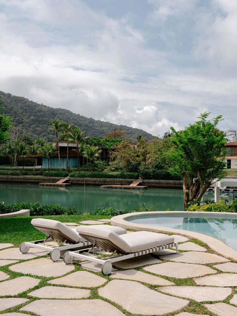 Casa Laranjeiras by Felipe Hess Arquitetos