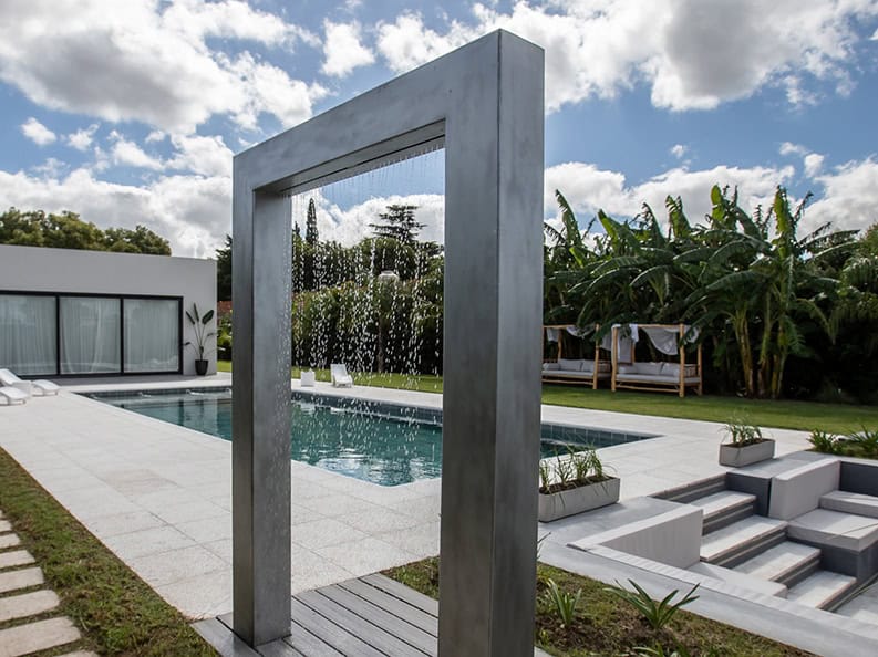 Casa Lê Jardín. Una vivienda elegante que se rodea de la serenidad del ambiente