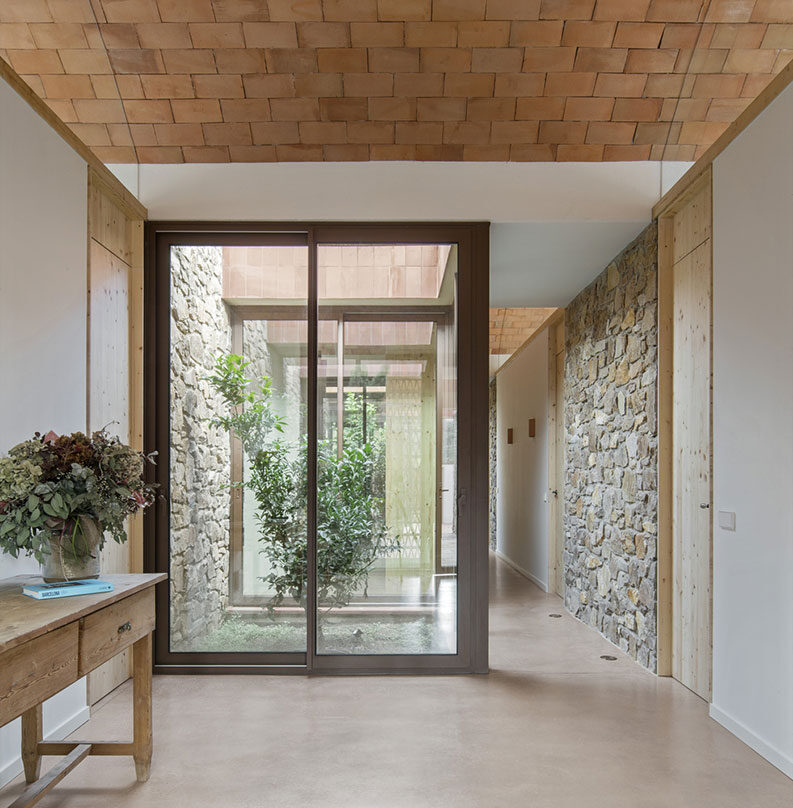 Casa Les Barraques by Arc Studi Arquitectura