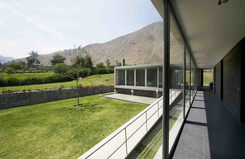 Casa Los Andes by Juan Carlos Doblado