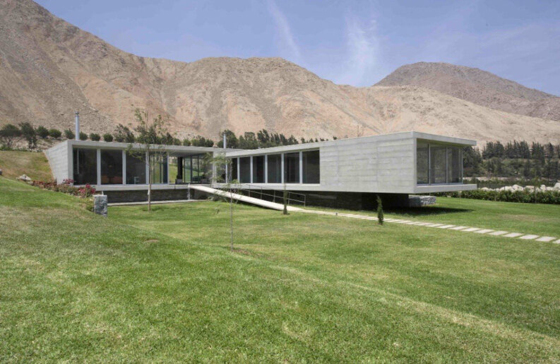 Casa Los Andes by Juan Carlos Doblado