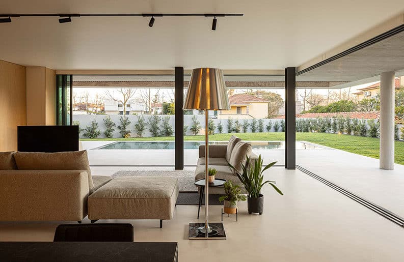 Casa M by Silverline