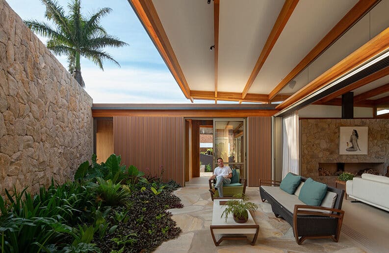 Casa MA en Atibaia by Estúdio Rossi Arquitetos