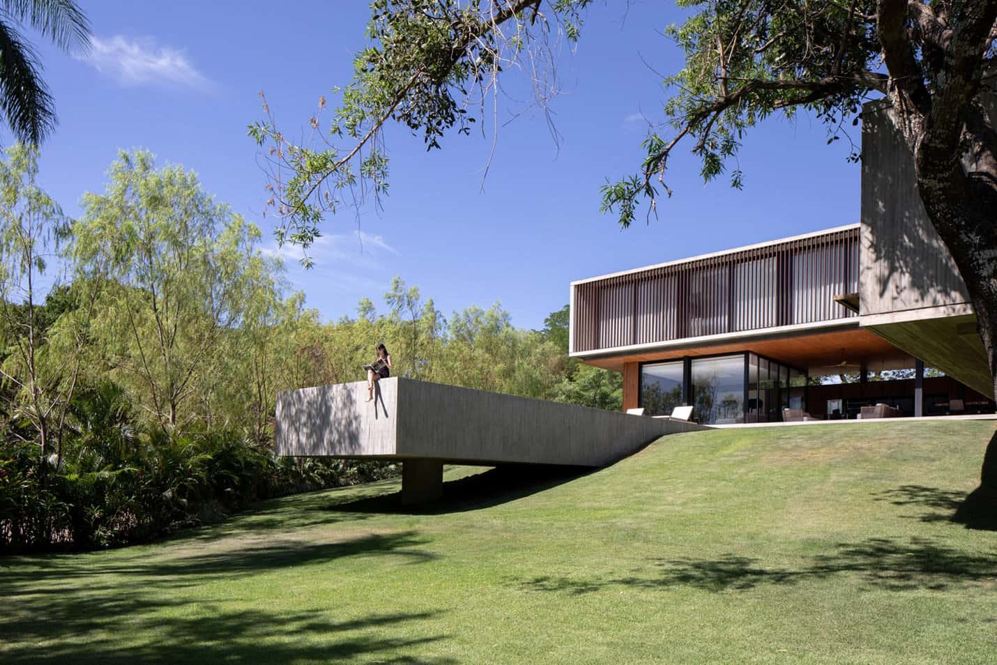 Casa MS, Sommet, Paul Renaud