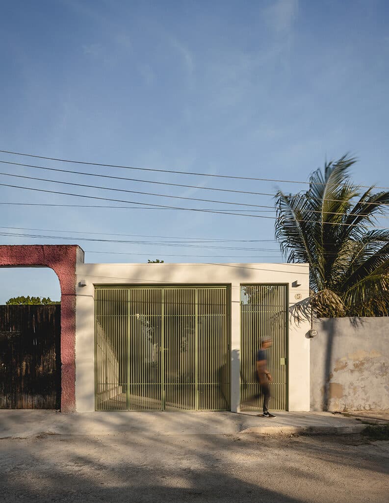 Casa Mikelin by Taller Estilo Arquitectura